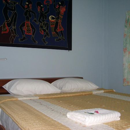 Pineapple Guesthouse Karon Ngoại thất bức ảnh