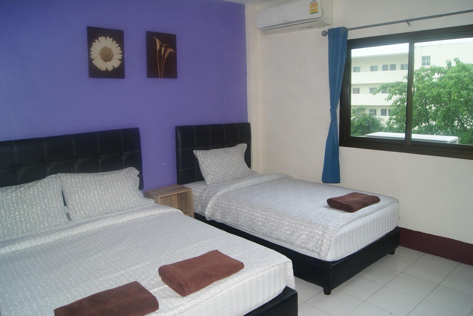 Pineapple Guesthouse Karon Ngoại thất bức ảnh