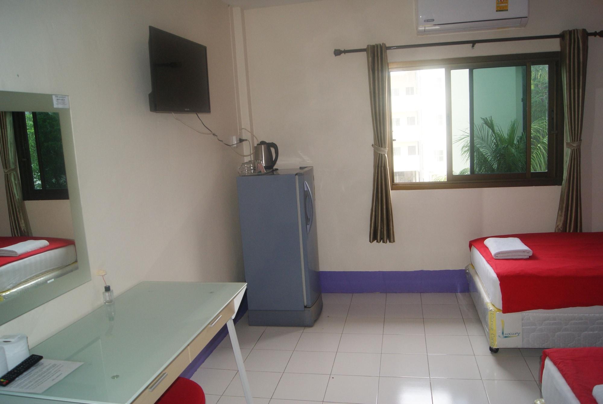 Pineapple Guesthouse Karon Ngoại thất bức ảnh