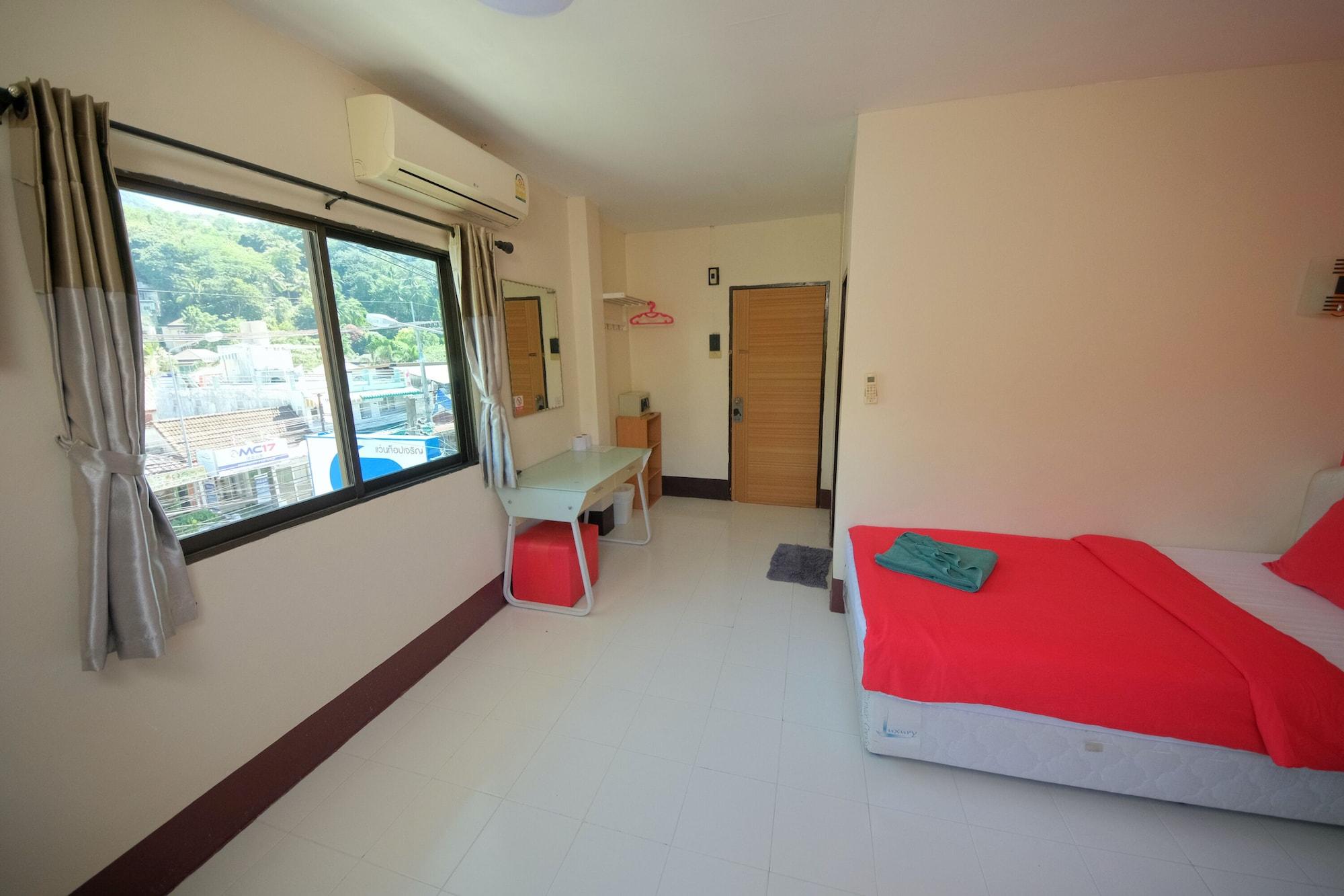 Pineapple Guesthouse Karon Ngoại thất bức ảnh
