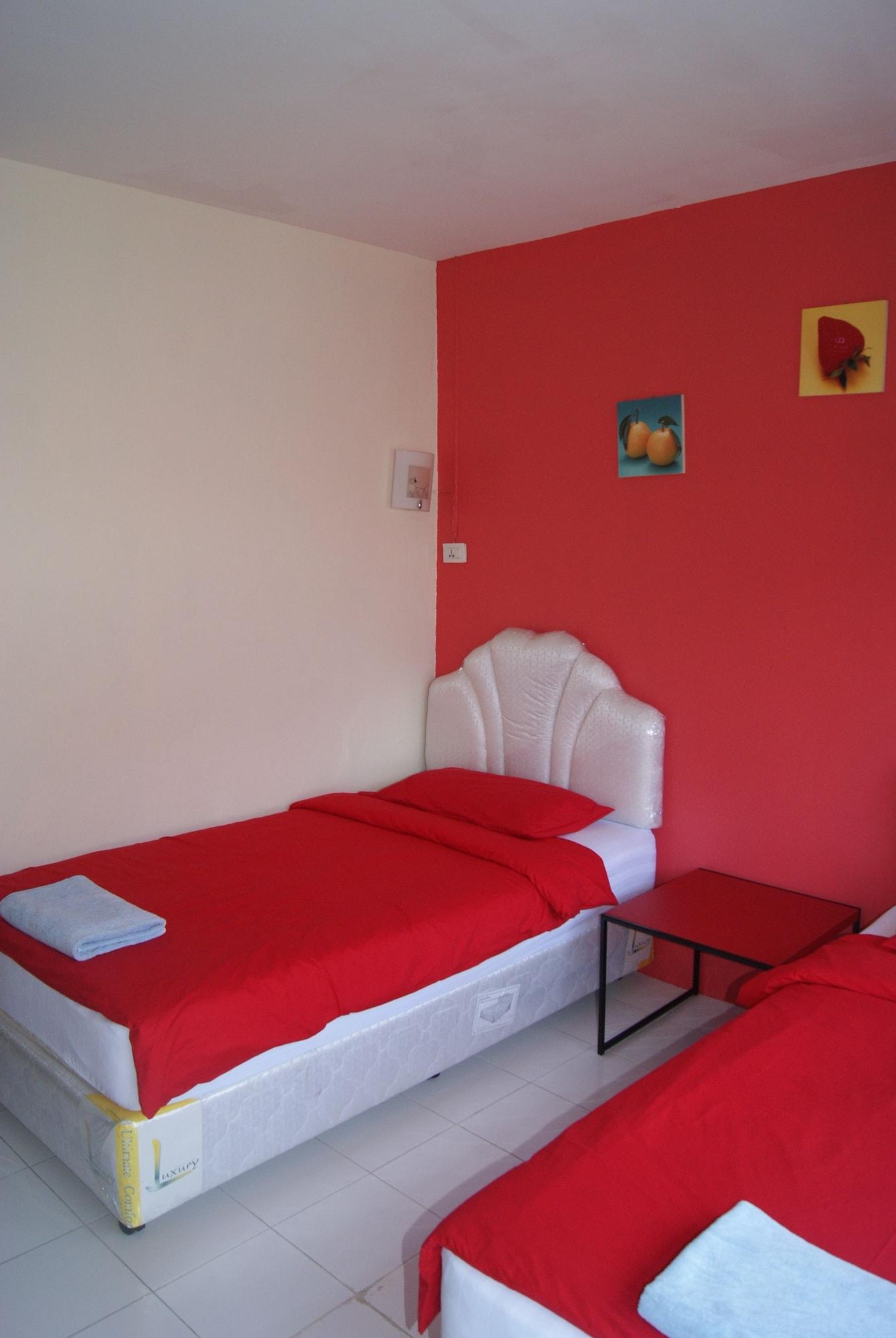 Pineapple Guesthouse Karon Ngoại thất bức ảnh