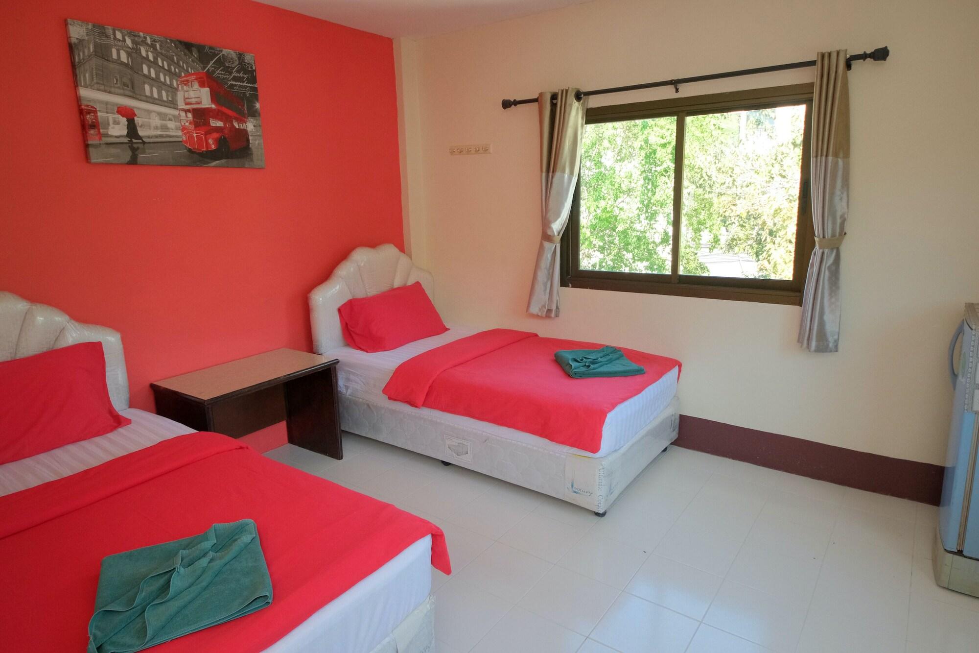 Pineapple Guesthouse Karon Ngoại thất bức ảnh