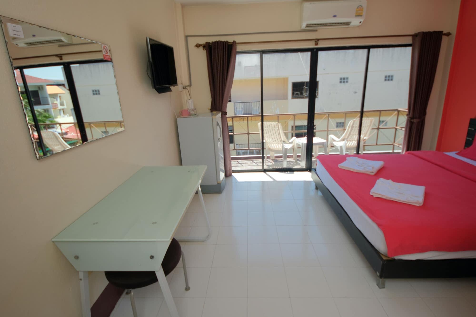 Pineapple Guesthouse Karon Ngoại thất bức ảnh