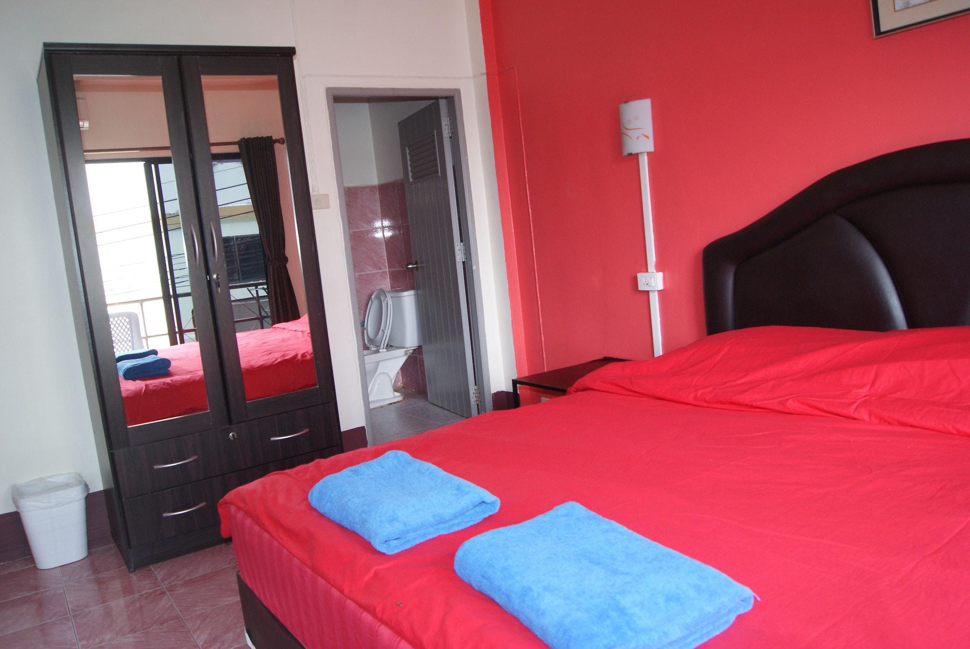 Pineapple Guesthouse Karon Ngoại thất bức ảnh