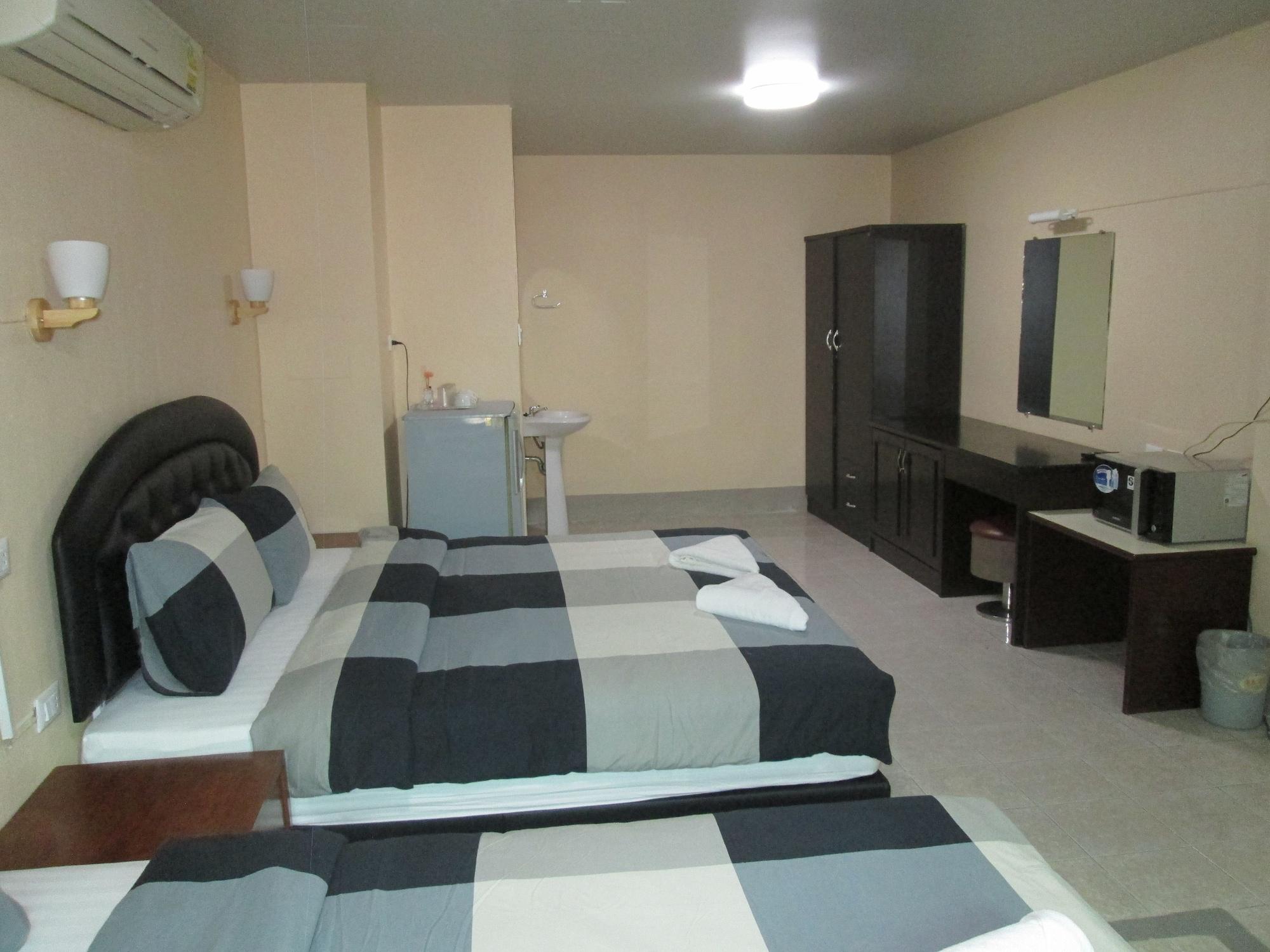 Pineapple Guesthouse Karon Ngoại thất bức ảnh