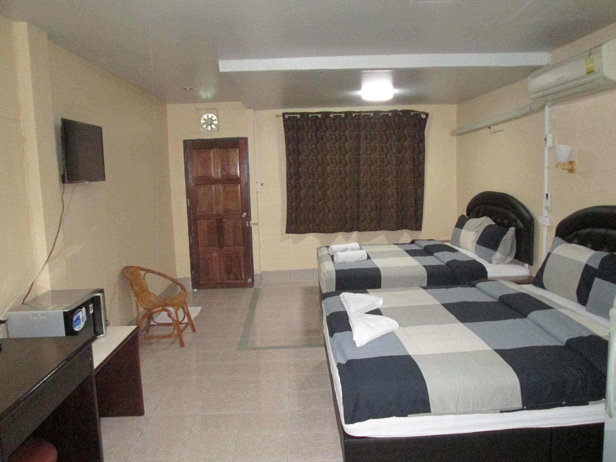 Pineapple Guesthouse Karon Ngoại thất bức ảnh