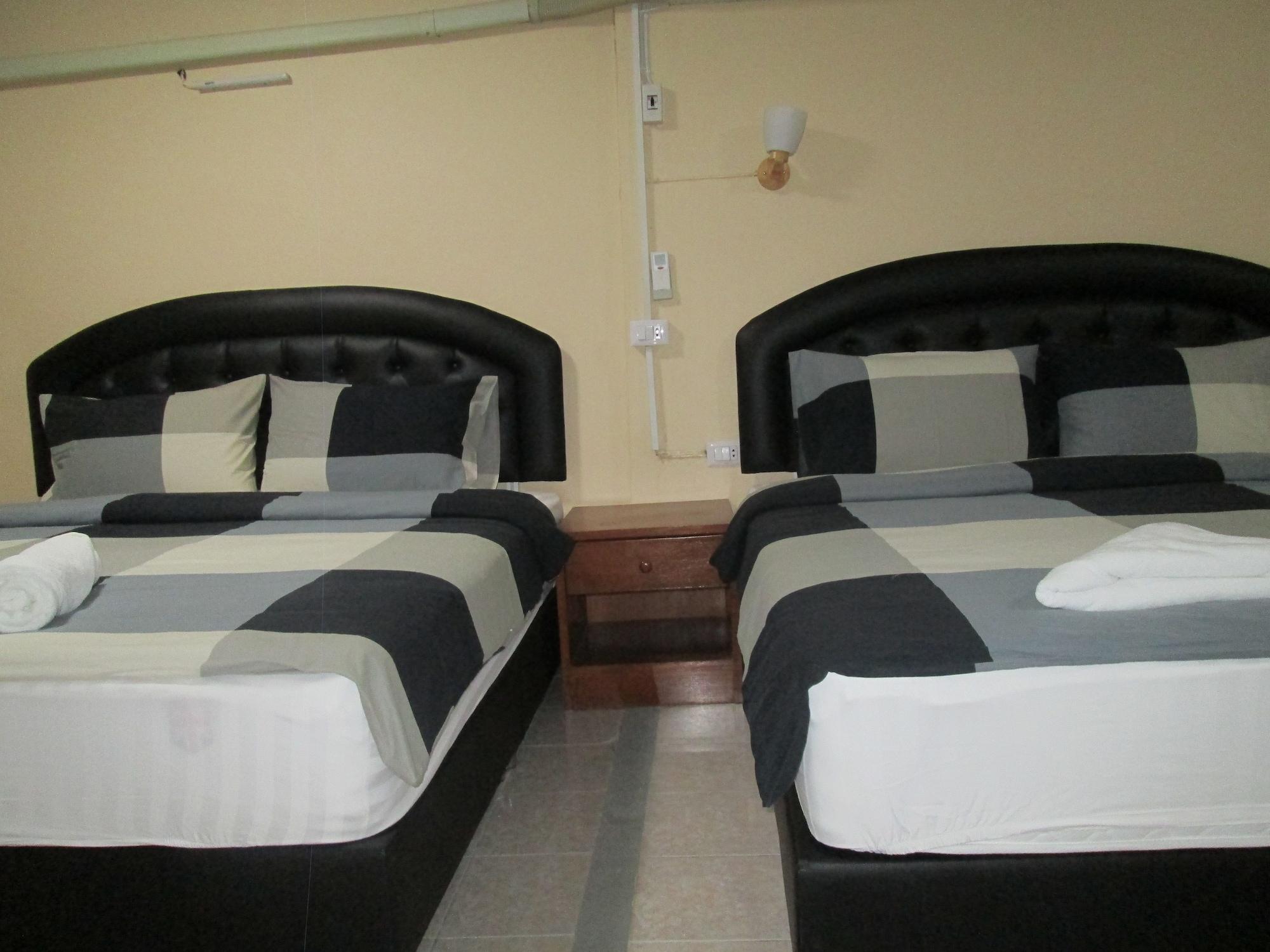 Pineapple Guesthouse Karon Ngoại thất bức ảnh