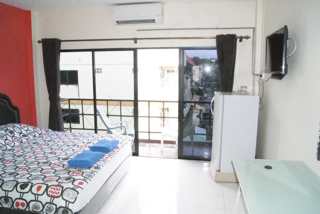 Pineapple Guesthouse Karon Ngoại thất bức ảnh