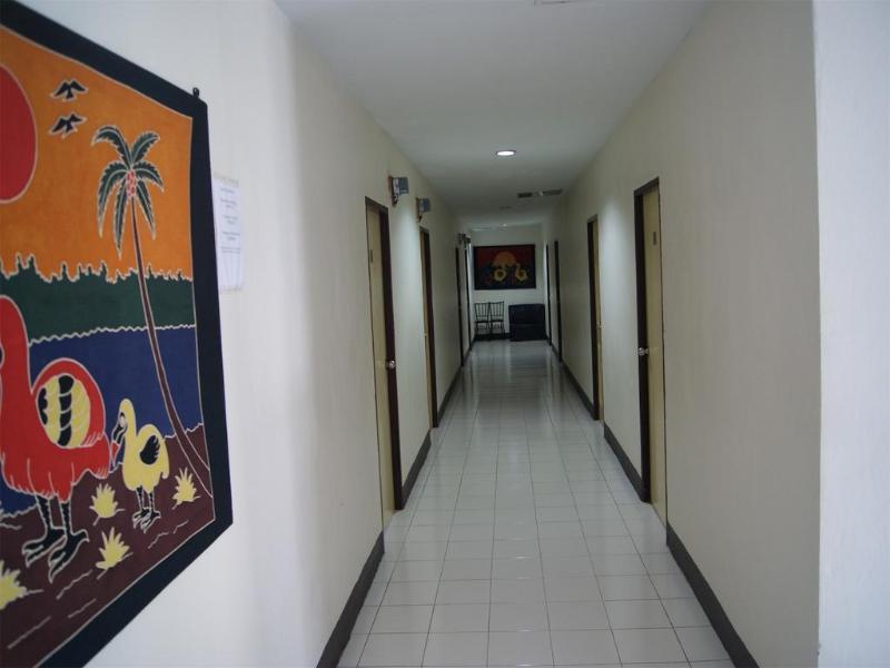 Pineapple Guesthouse Karon Ngoại thất bức ảnh