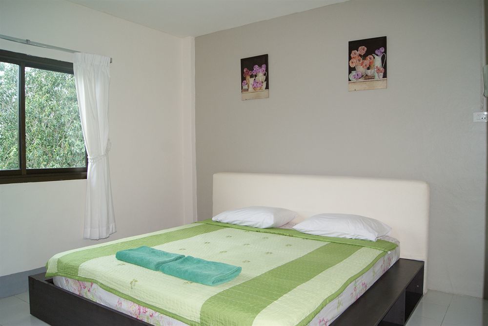 Pineapple Guesthouse Karon Ngoại thất bức ảnh